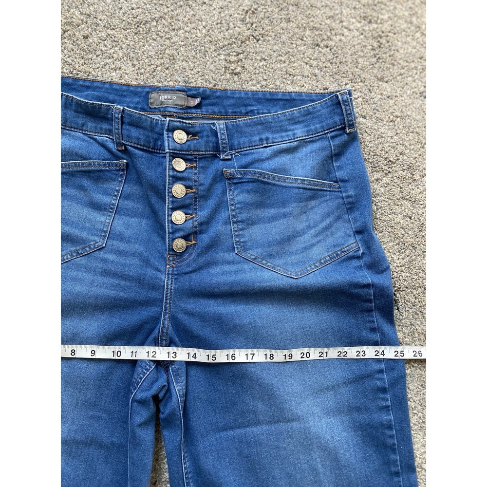 Torrid Wide Leg Cropped Jeans Size 14 Blue Medium Wash Button Fly High Rise - Picture 8 of 9